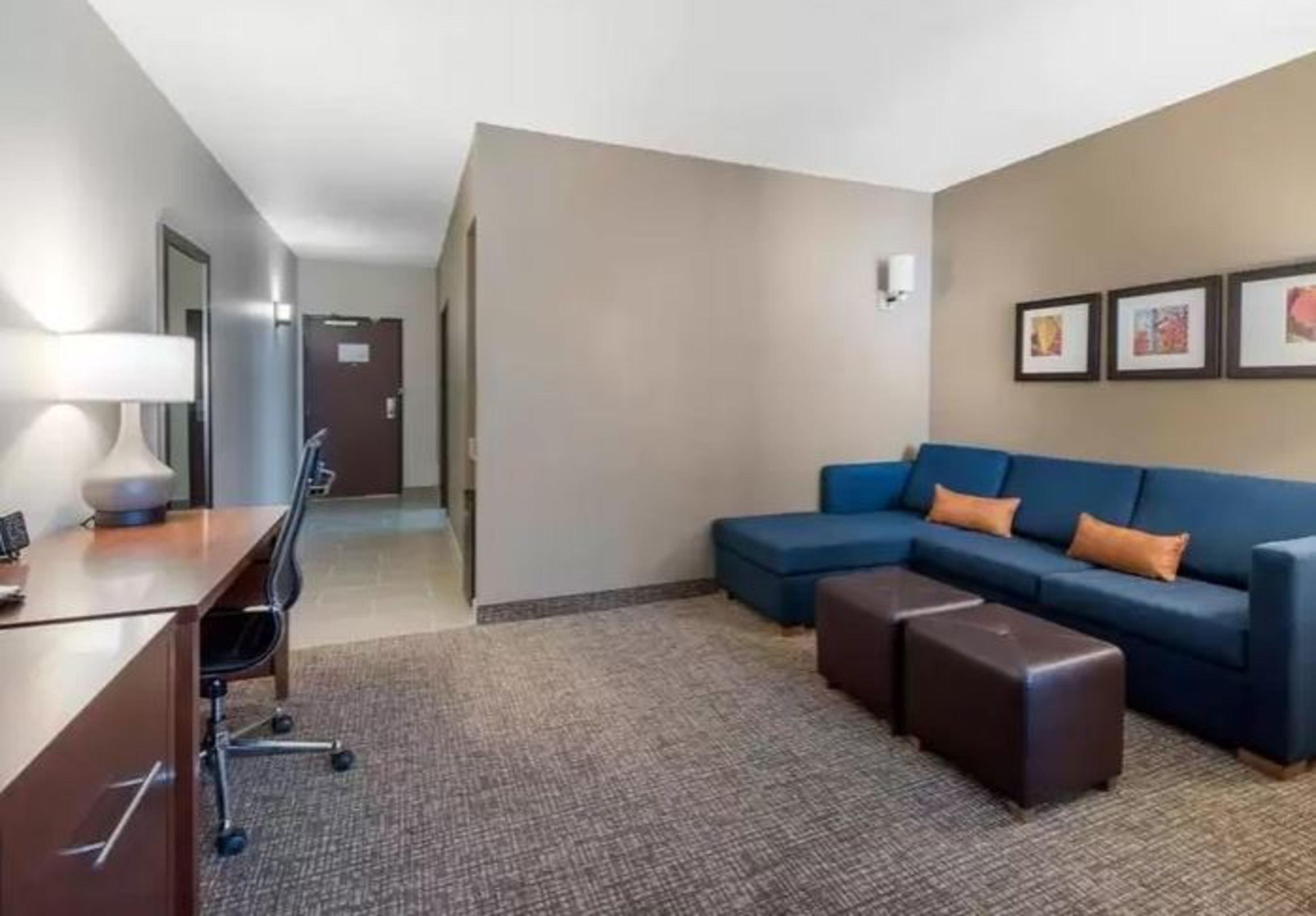 Comfort Suites Denver International Airport Bagian luar foto